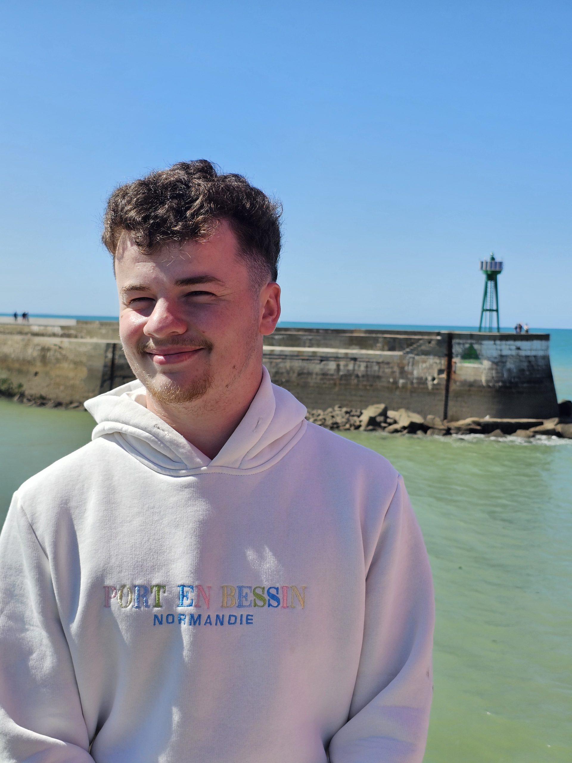 Sweat Port-en-Bessin – Image 2